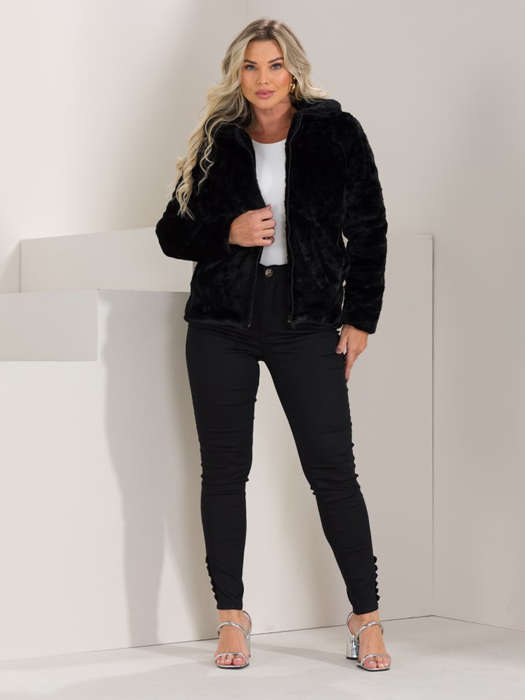 Casaco Feminino de Pelinhos Plus Size