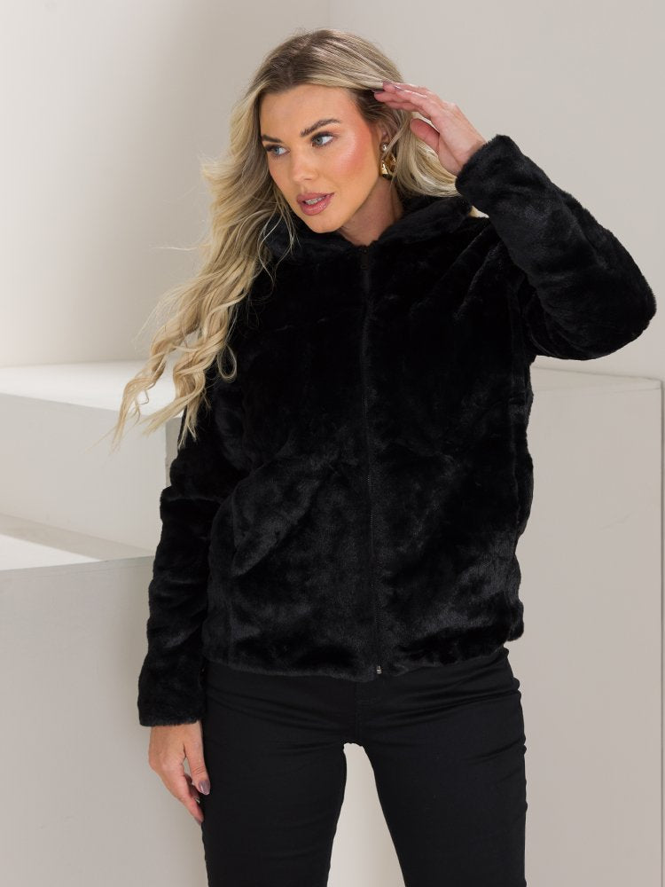 Casaco Feminino de Pelinhos Plus Size